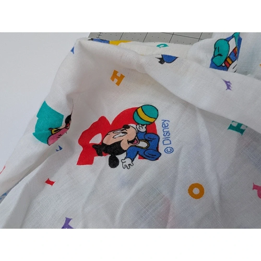 Disney Dundee Mickey Mouse‎ Babies Crib Sheet USA